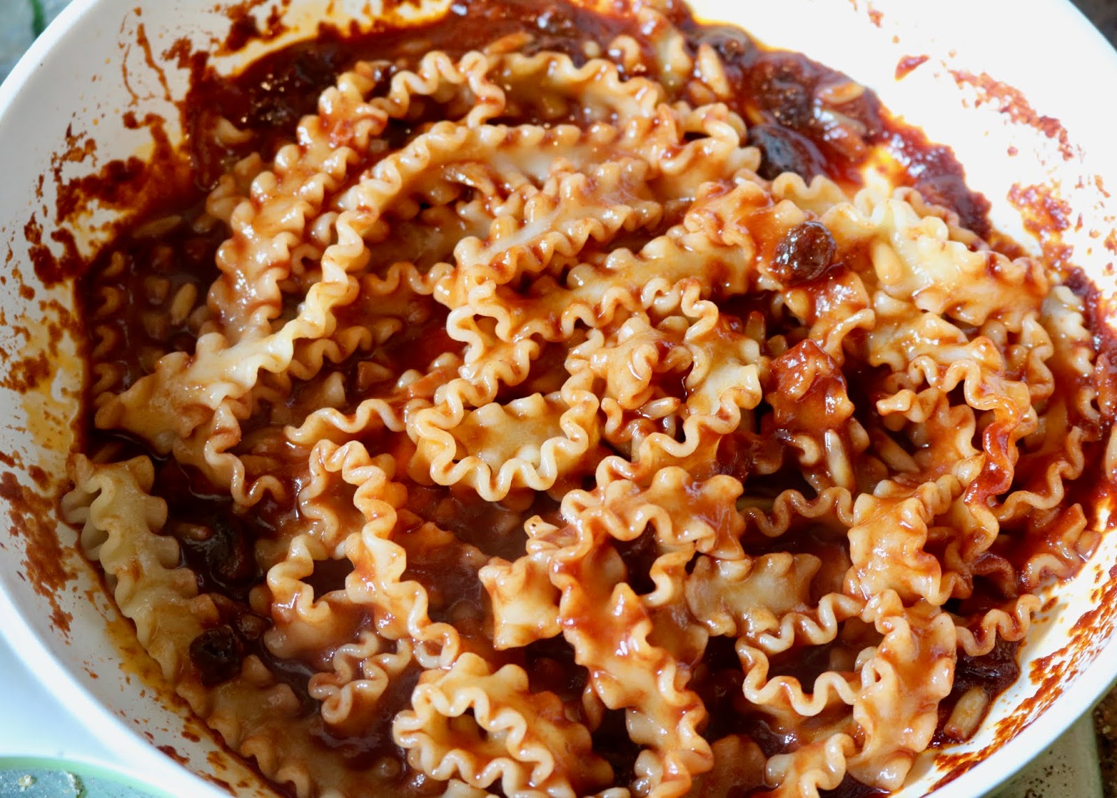Pasta mit Sardellen und Tomaten