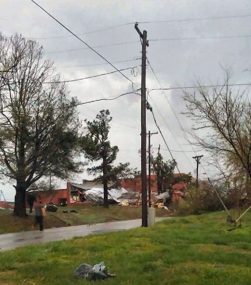 Capt. Spaulding's World Possible Tornado Strikes Goodman MO