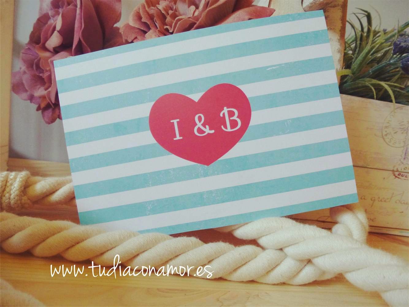 Postales envejecidas para bodas Postales de boda envejecidas con líneas y corazones