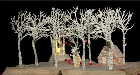 11-Snow-White-in-the-Woods-Su-Blackwell-Book-Fairy-Tale-Sculptures-www-designstack-co