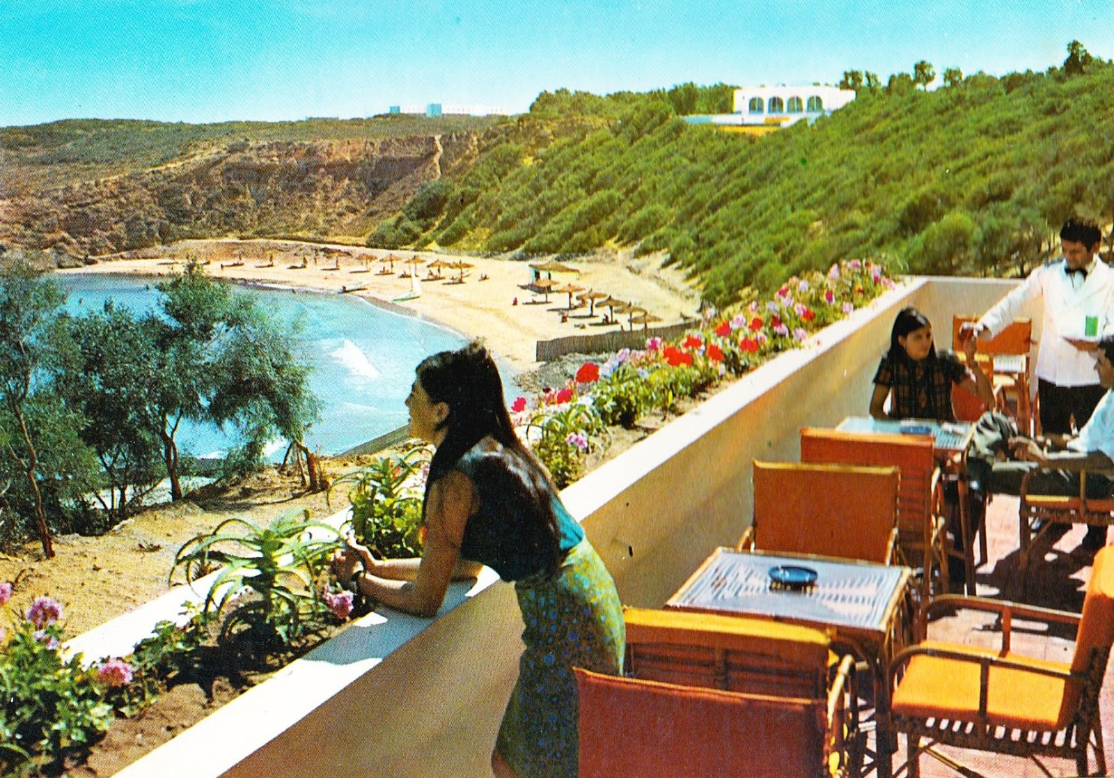 The Box is Open La Baie des Singes Tunisie