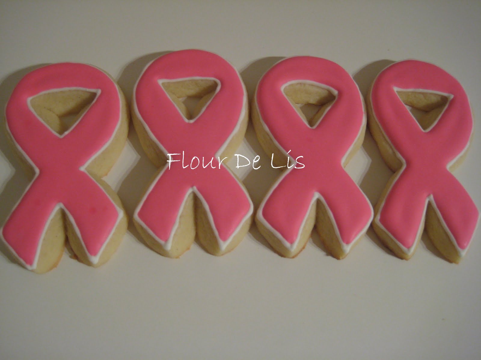 http://4.bp.blogspot.com/-vqpx83_kc08/Tb9rJgKOD3I/AAAAAAAAATE/175myE-aels/s1600/Pink+Ribbons+2.jpg