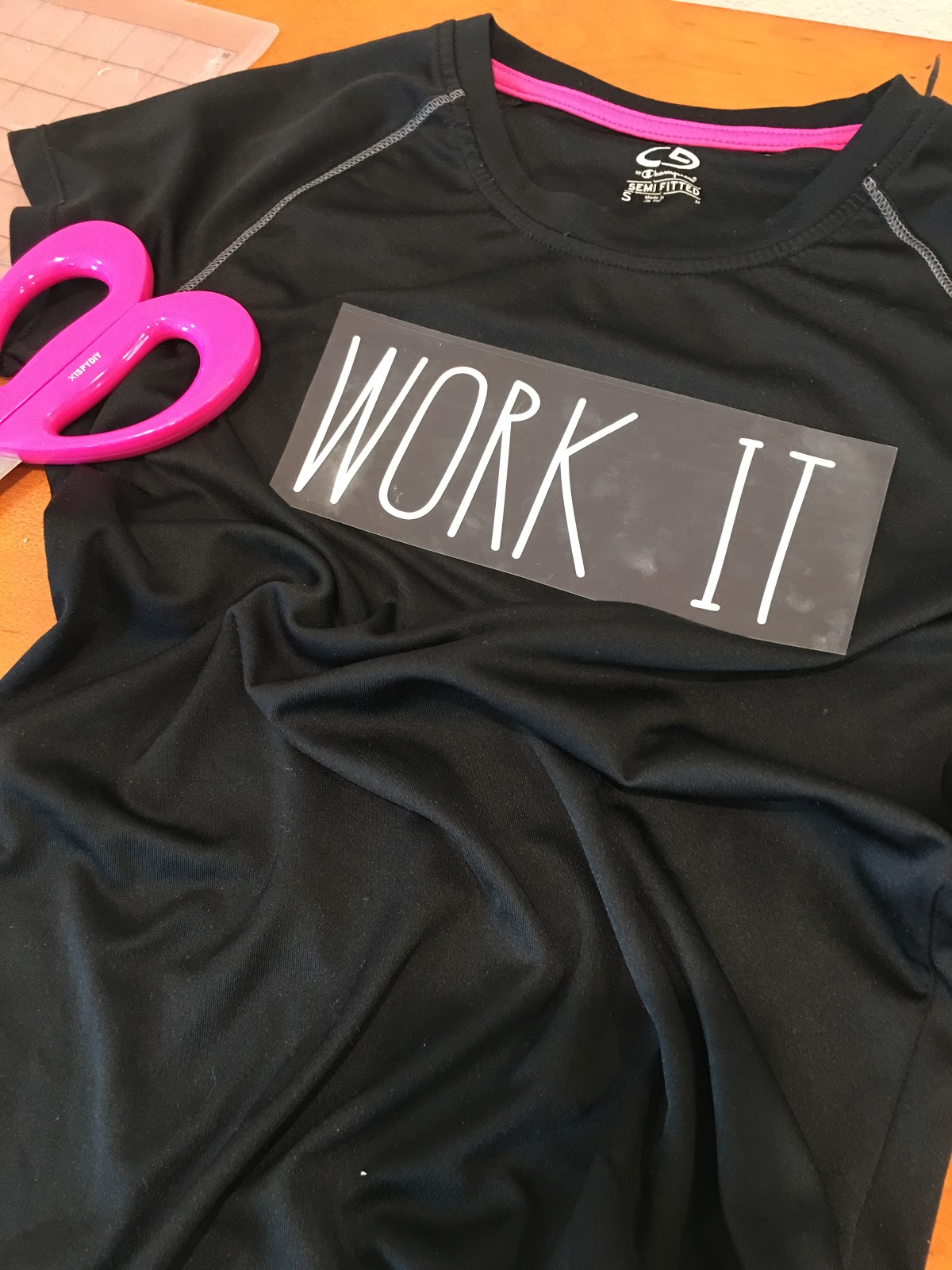 Most Versitale HTV Thin, Stretchy, and Goes on All Materials! (And a