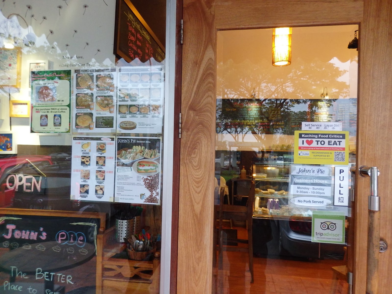 Painted Lips John's Pie Jalan Song, Kuching