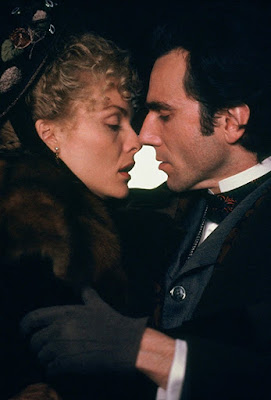 The Age of Innocence (1993) Daniel Day-Lewis and Michelle Pfeiffer Image 3