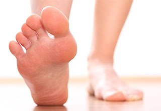 Pairo se zyada paseena aana. Pairo se zyada paseena aane ka ilaj. Tips for Sweaty feet in Hindi/Urdu.