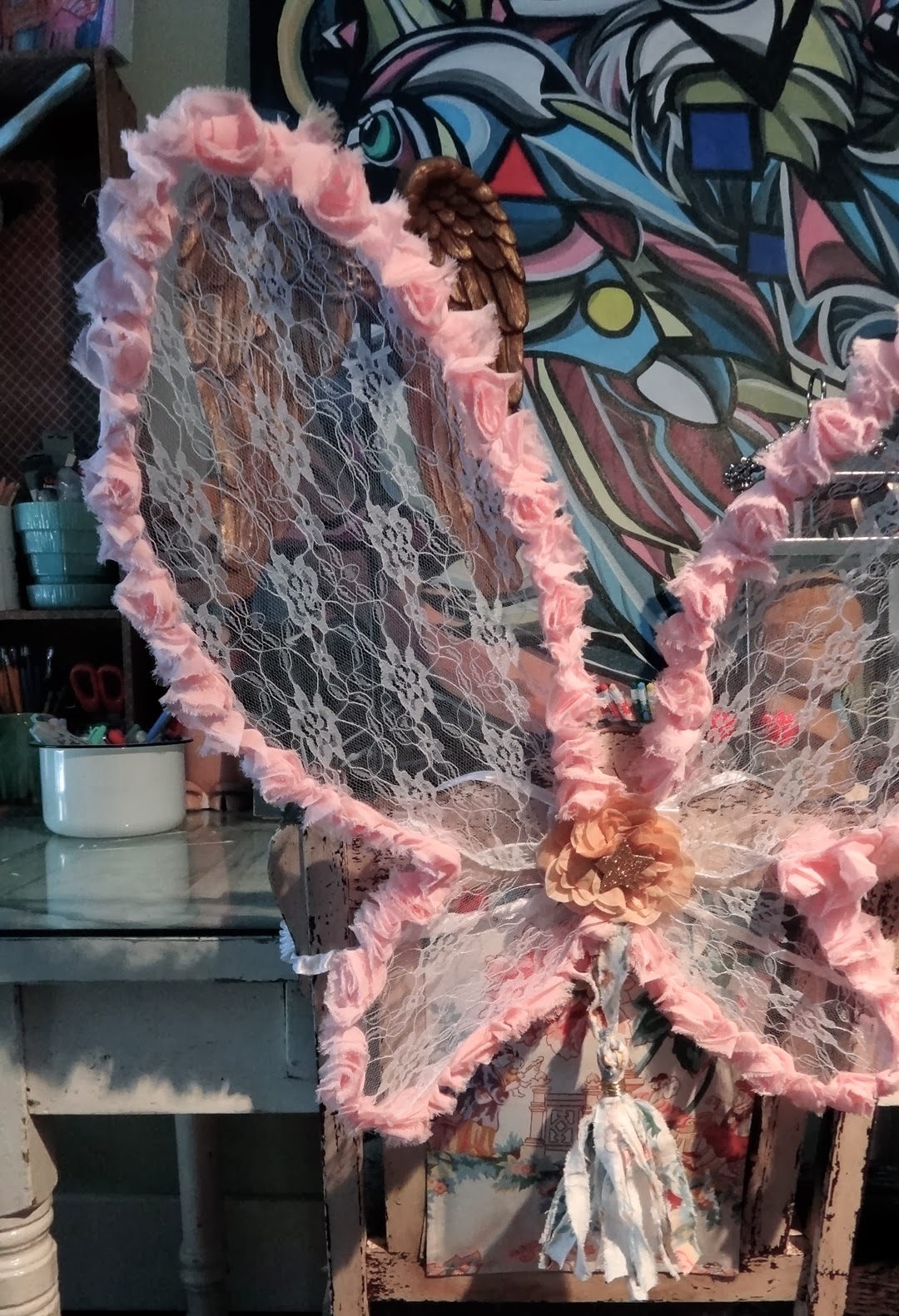 sue loves junk: crowns and wings for the junky queens