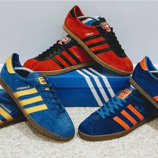 adidas blu e rosse