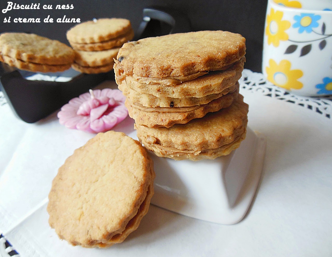 Biscuiti cu ness si crema de alune