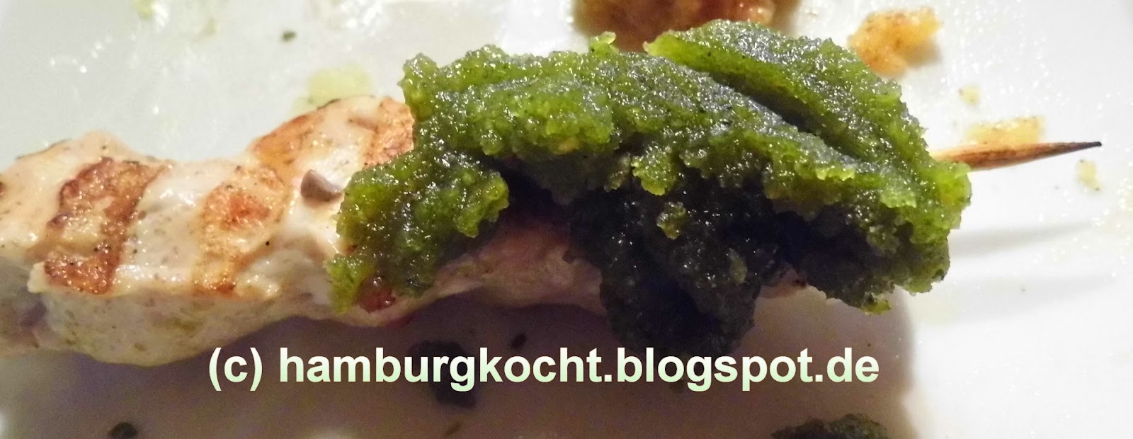 Hamburg kocht!: Hähnchen-Kebab mit Koriander-Pesto (Chicken kebabs with ...