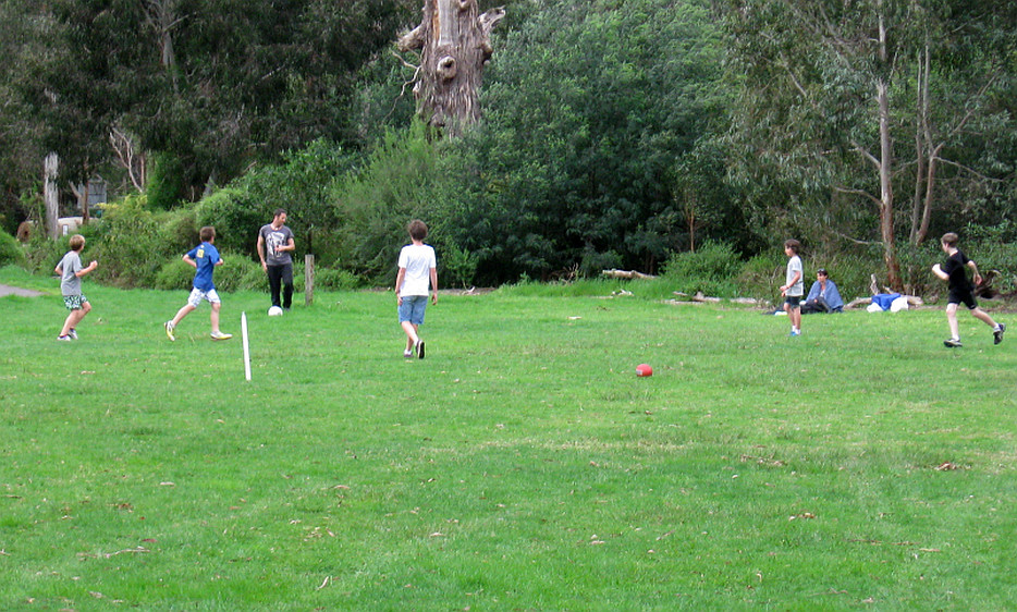 TRACKS, TRAILS AND COASTS NEAR MELBOURNE Barak Wetlands and Wingrove