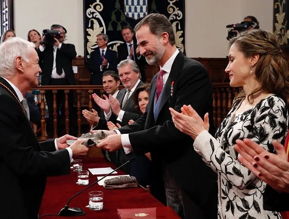 Queen Letizia wore Felipe Varela dress, Magrit pumps and carried Felipe Varela clutch bag for 2016 Cervantes Literary Award Ceremony. King Felipe