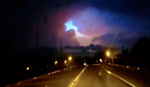 VIDEO: Conductor Quedó Sin Habla Al Grabar Un Portal En Alabama. VIDEO: Conductor Quedó Sin Habla Al Grabar Un Portal En Alabama.