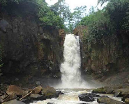 Keindahan Wisata Curug Gombong di Batang Jawa Tengah - IhateGreenJello