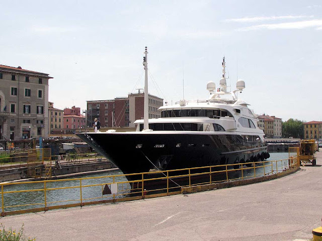 Superyacht Sunday, small dry dock, Livorno