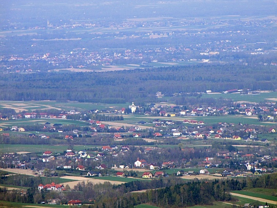 Widok na północ z podejścia na Leskowiec.