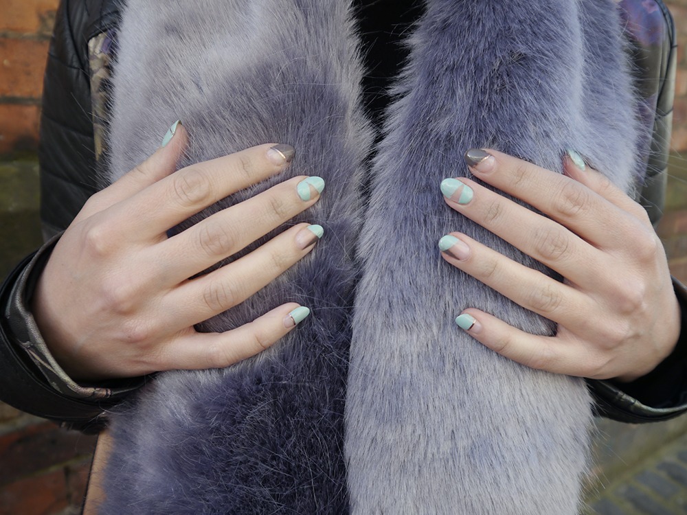 Abstract nail art in mint and grey with gold accent Fearne Cotton very collection, painted leather jacket, how to style a leather jacket, cool girl style inspiration, how to dress like a Cool Girl, Wardrobe Conversations blog,