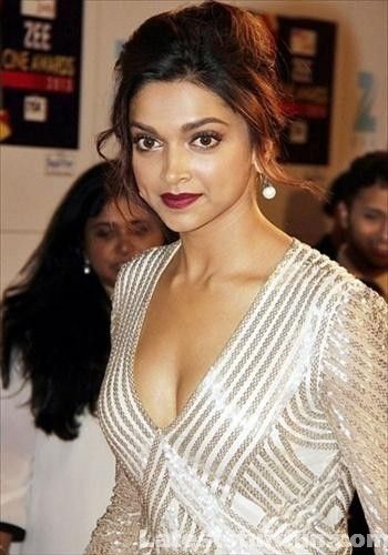 B Town Bollywood Hot Actress Cleavage Show Photo Gallery