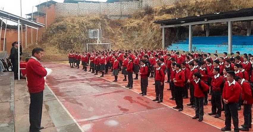 PNP: Policía desarrolla charlas en Colegios de Cajamarca sobre el no consumo de bebidas alcohólicas PNP: Policía desarrolla charlas en Colegios de Cajamarca sobre el no consumo de bebidas alcohólicas