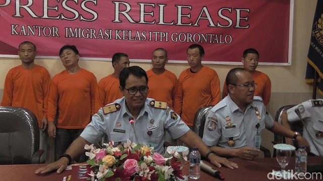 Punya Visa Kunjungan tapi Kerja di Tambang Gorontalo, 6 WN China Ditangkap Punya Visa Kunjungan tapi Kerja di Tambang Gorontalo, 6 WN China Ditangkap