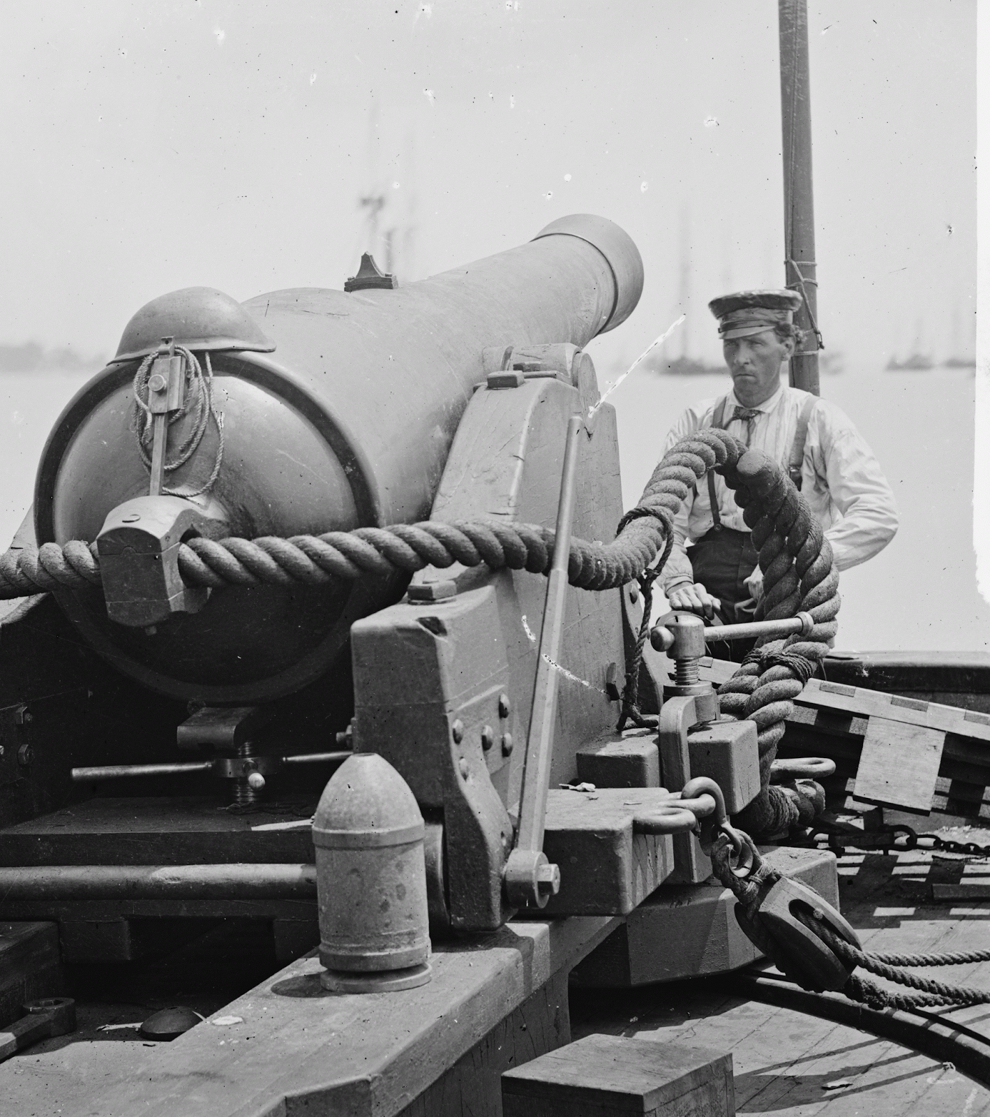 the-chubachus-library-of-photographic-history-view-of-a-100-pounder