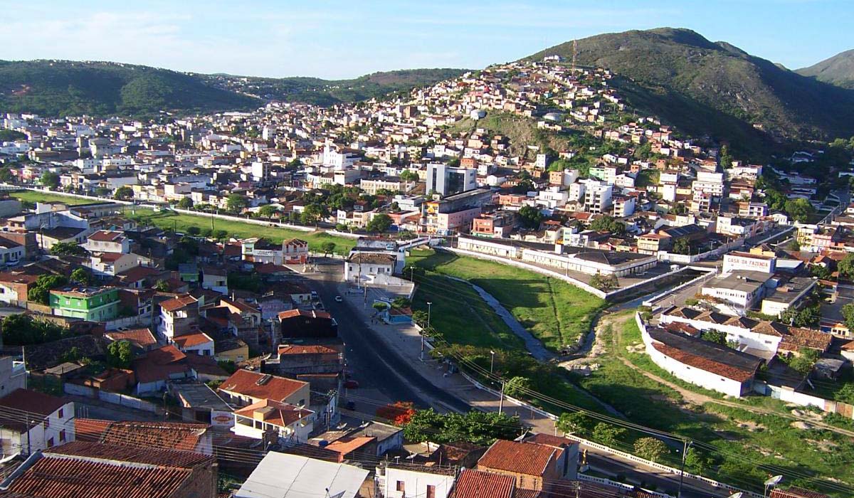 Calor de 33ºC causa desconforto em moradores de Jacobina; pode chover durante a semana