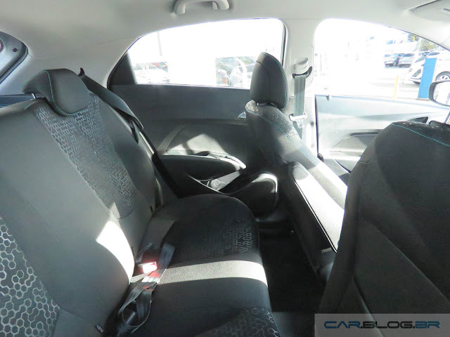 Hyundai HB20 X 2016 Style 1.6 Automático - interior - espaço traseiro