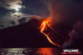 ITALIA:VOLCAN STROMBOLI EN ERUPCION