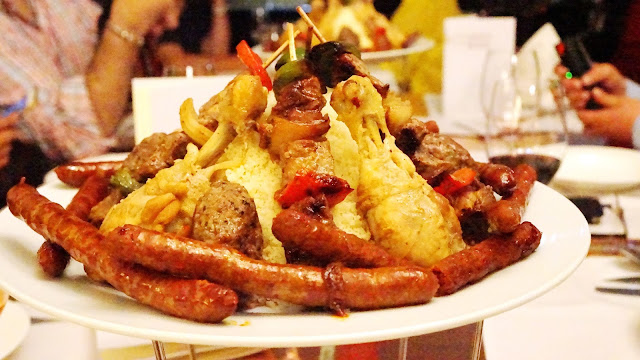 Semoule fine et légère, bouillon parfumé et généreux en légumes, viandes et merguez de premier choix avec une belle cuisson, le couscous de Franck fut une franche réussite