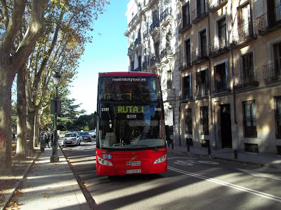 Foto: Maria Albert - ônibus turisticos - Madri
