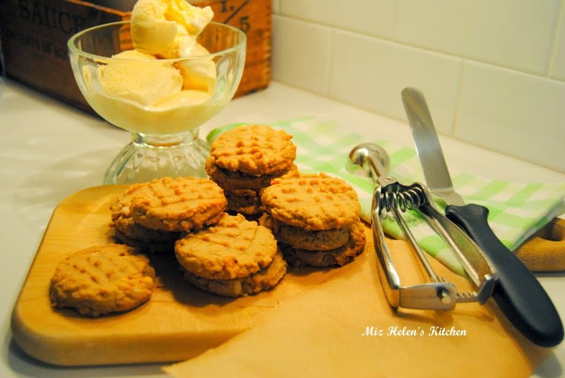Peanut Butter Ice Cream Sandwich Bites