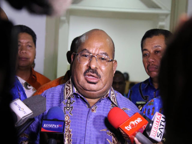 Lukas Enembe Pastikan Tes CPNS 2018 di Provinsi Papua Berlangsung Offline Lukas Enembe Pastikan Tes CPNS 2018 di Provinsi Papua Berlangsung Offline