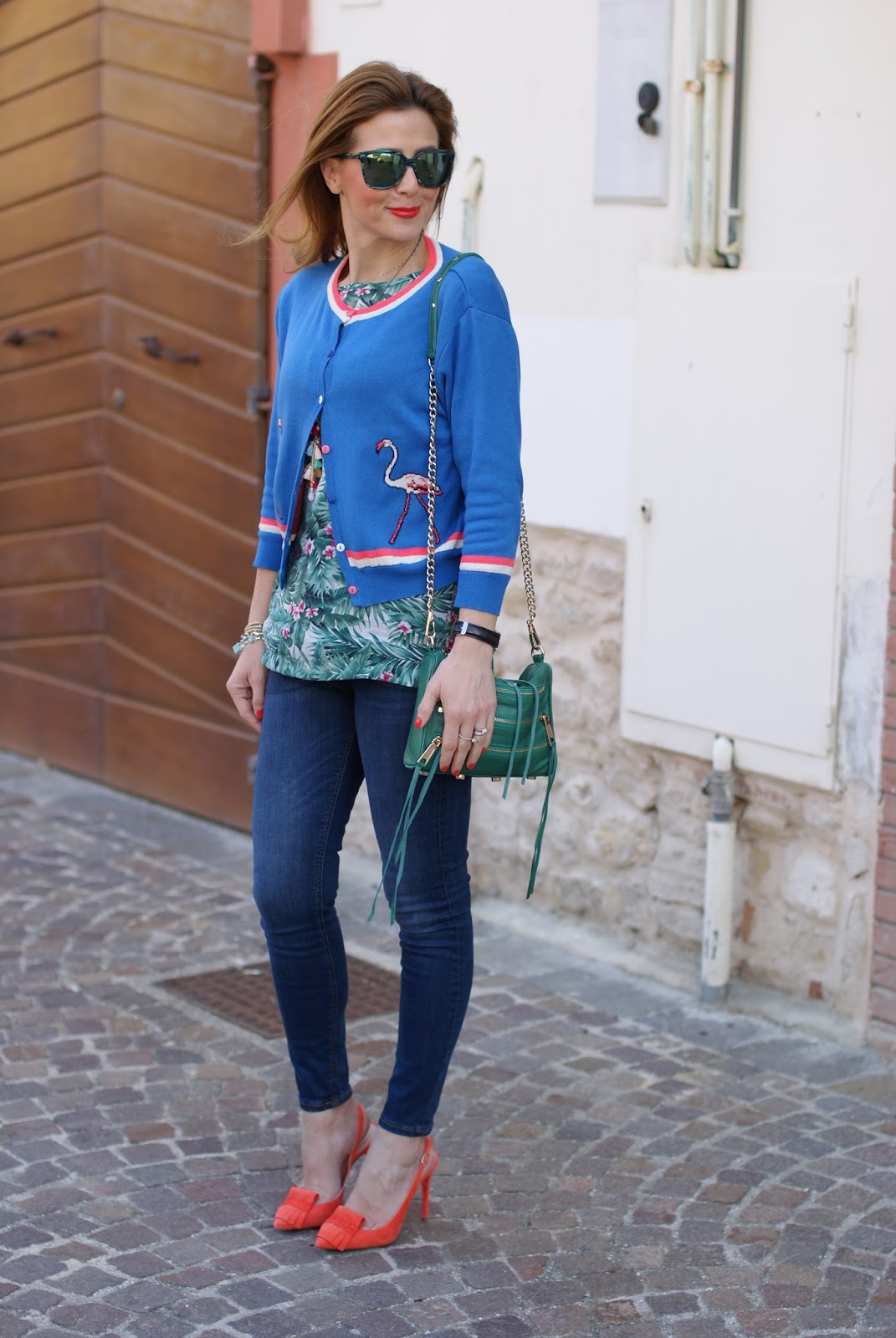 Hype Glass sunglasses and Mismash Askani t-shirt on Fashion and Cookies fashion blog, fashion blogger style