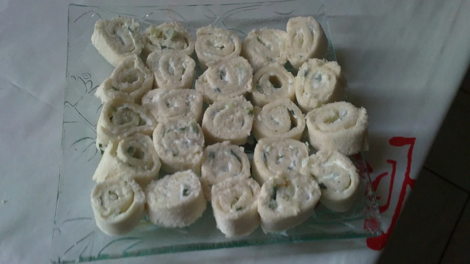 Dégustations d'Oum Safiya: roulé de pain de mie au saumon