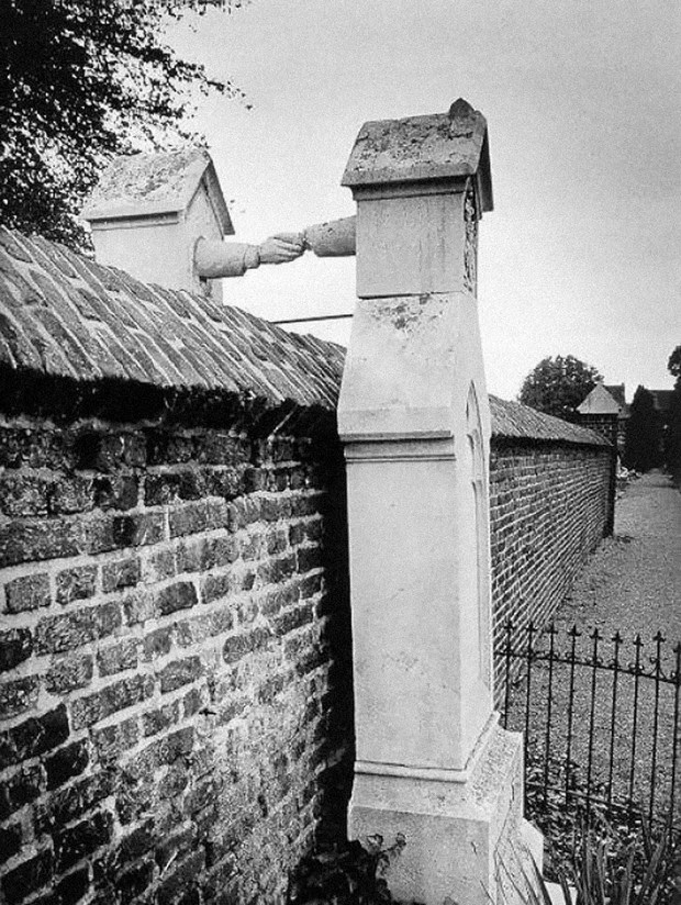 Graves of a Catholic woman and her Protestant husband