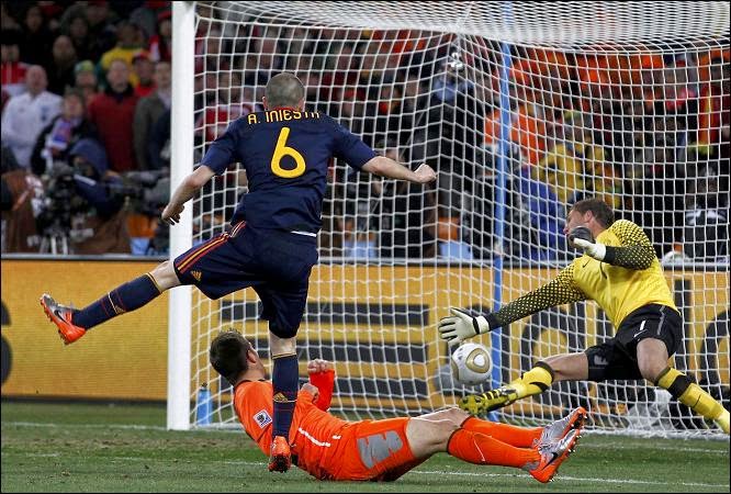 gol de Iniesta final del Mundial 2010 Sudáfrica Watch Spain live online. World Cup Brazil 2014 games free streaming. Best websites for football matches without signing up. España, Espana.