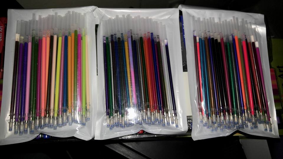Amy's reviews Aen Art Gel Pens 160 Colored Gel Pen Set with 160