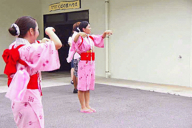 pink kimonos, girls, dancing