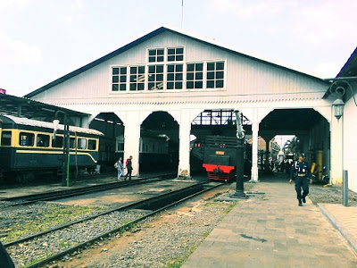 Menikmati Pagi Di Museum Kereta Api Ambarawa Pejalan Santai Menikmati Pagi Di Museum Kereta Api Ambarawa Pejalan Santai