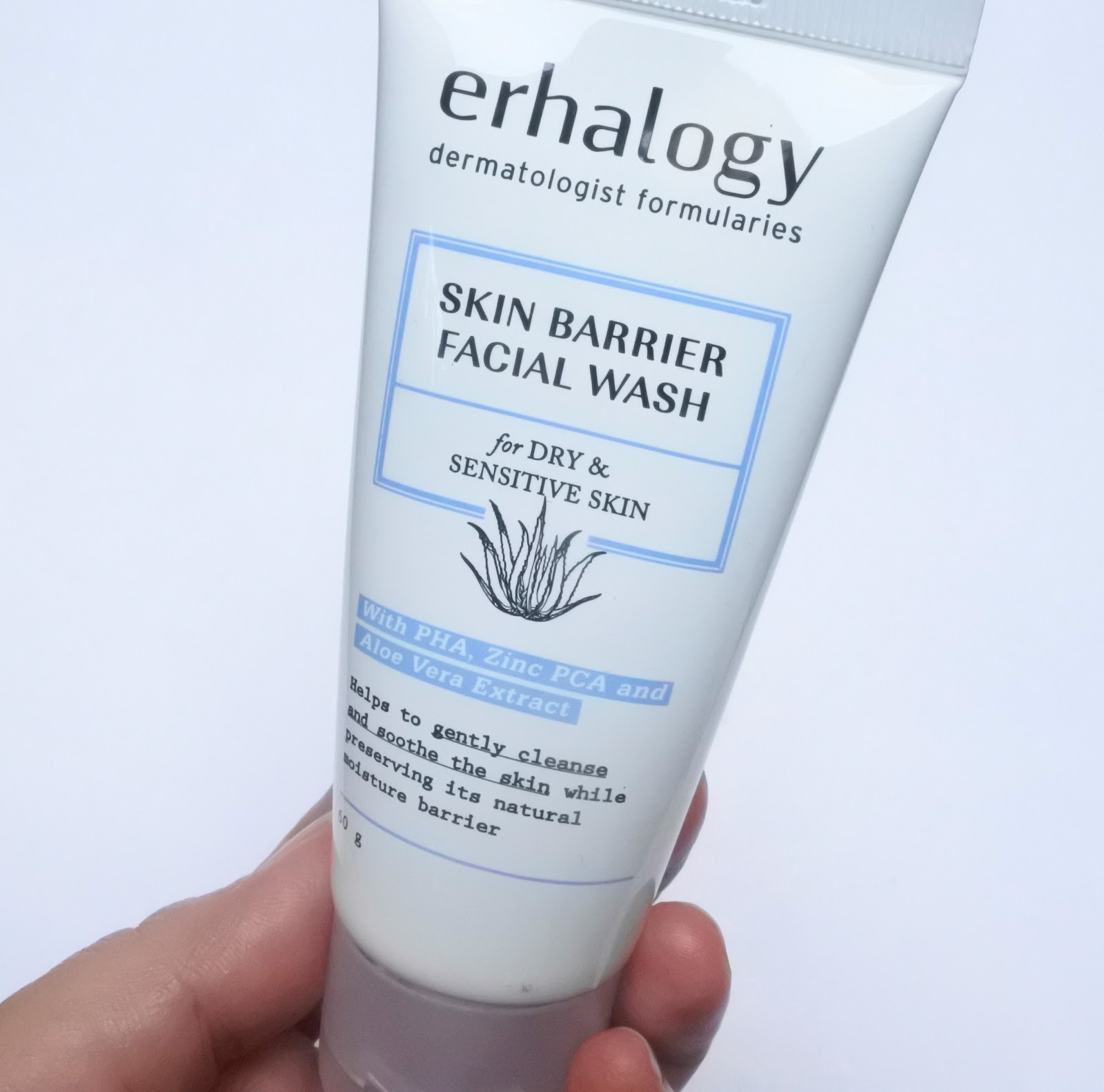 Wajah Cerah dan Terlindung dengan Skin Barrier Facial Wash dan ERHA Truwhite Activator Series