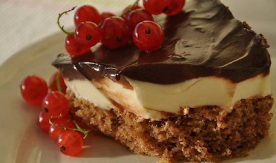 Krupna torta od crnog penisa