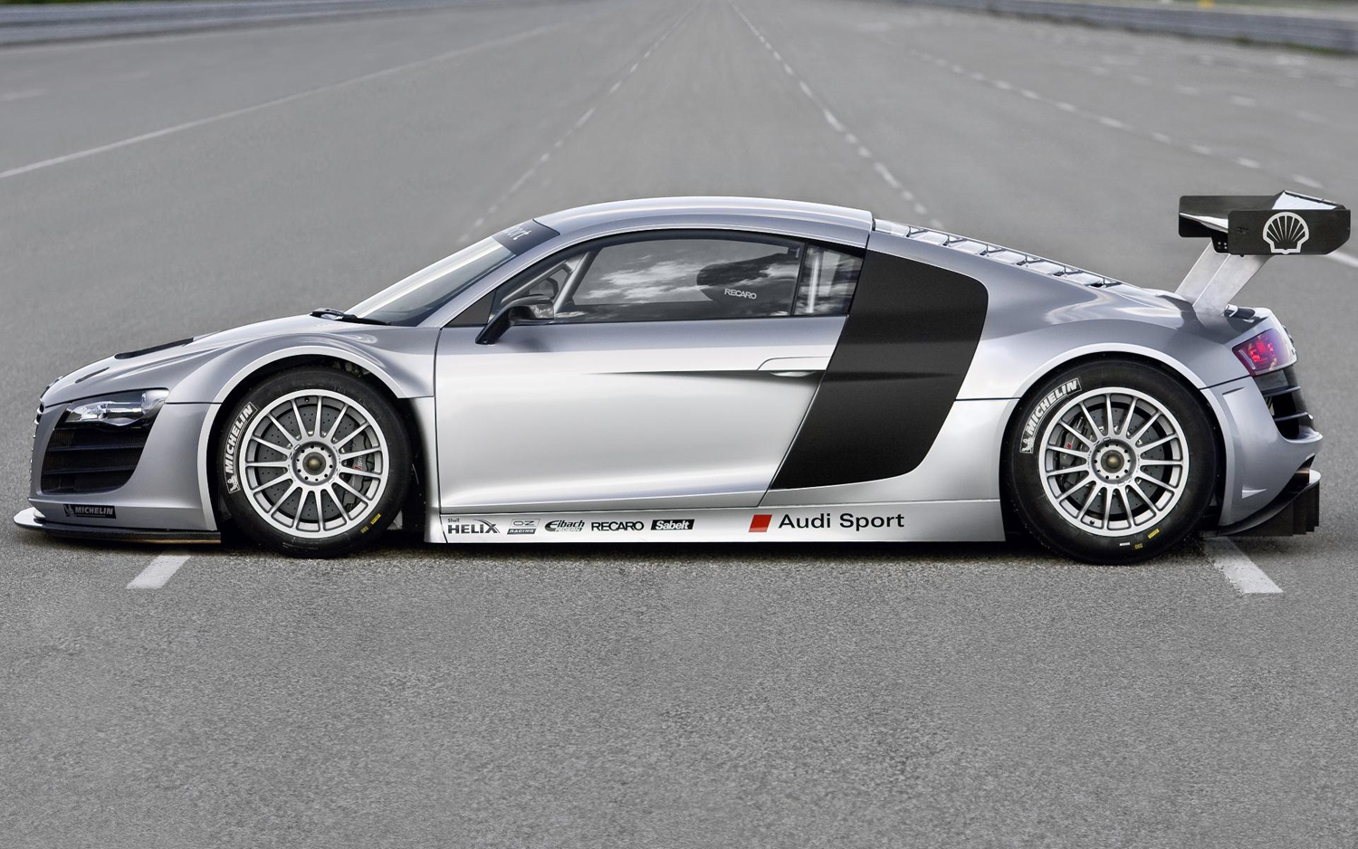 Audi R8 LMS side photo