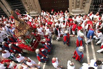 праздник святого в испании. 15 мая, в церкви эрмита де-сан-исидро. праздник сан фермин в памплоне. праздник святого в испании. фиеста сан фермин.