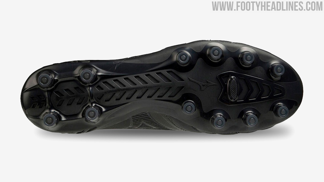 Blackout Mizuno Morelia Neo III Beta Boots Released - Footy Headlines