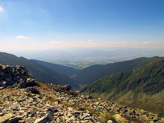 Widok na Dolinę Żarską. Widok na Dolinę Żarską.