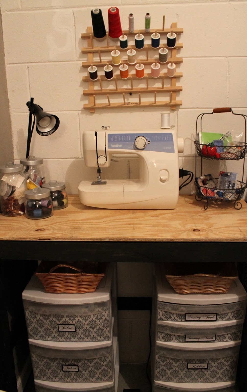 Craft Room Secrets: DIY sewing station