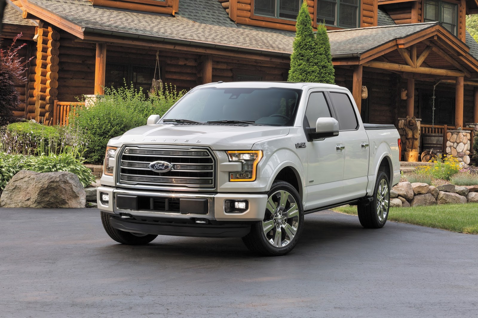 Full Lux Truck: The 2015 Ford F-150 4X4 Supercrew Platinum