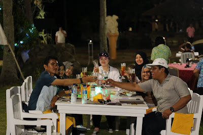 eka aprilya mencoba permainan di nirwana gardens lagoi