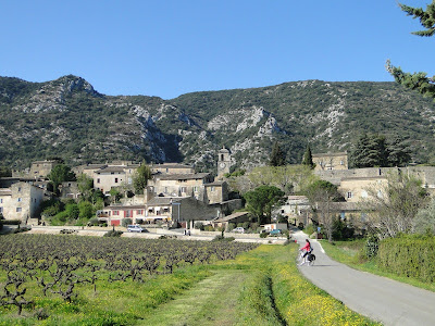 village de Maubec