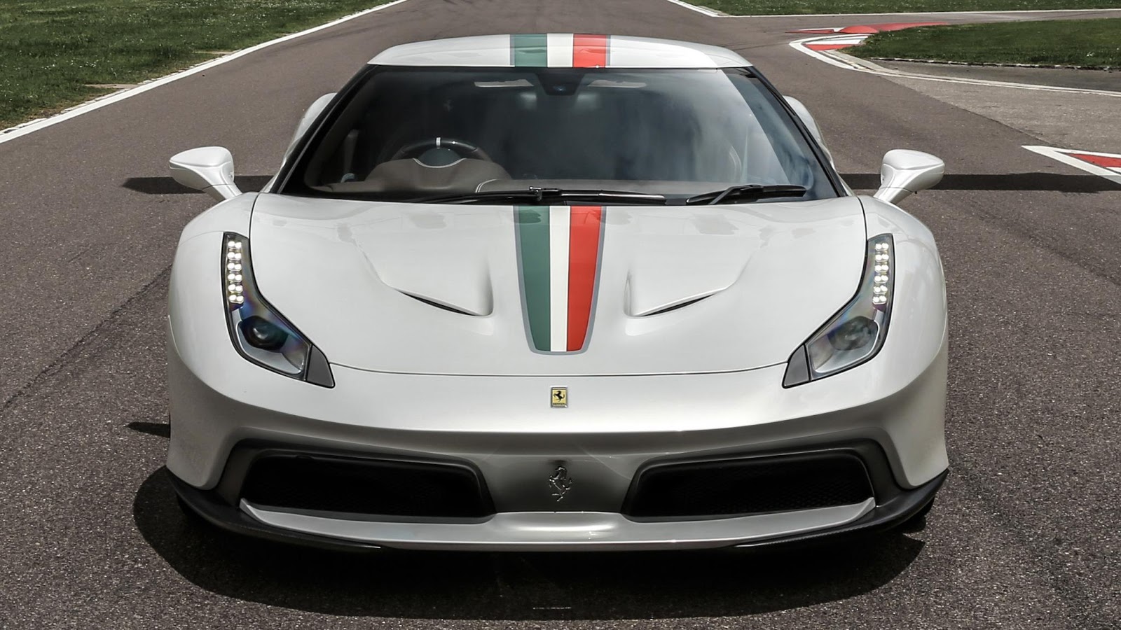 Siêu xe Ferrari 458 MM Speciale chính thức lộ diện Siêu xe Ferrari 458 MM Speciale chính thức lộ diện